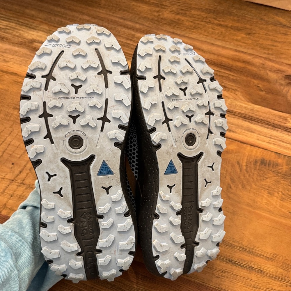 Brooks Caldera Blue and black Athletic Shoes - Picture 7 of 9